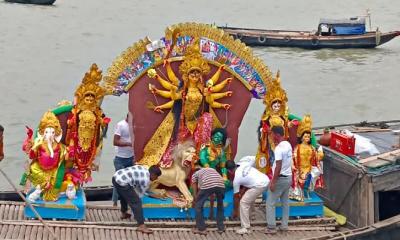 ভারতে দুর্গা প্রতিমা বিসর্জন দিতে গিয়ে ১৩ জনের মৃত্যু